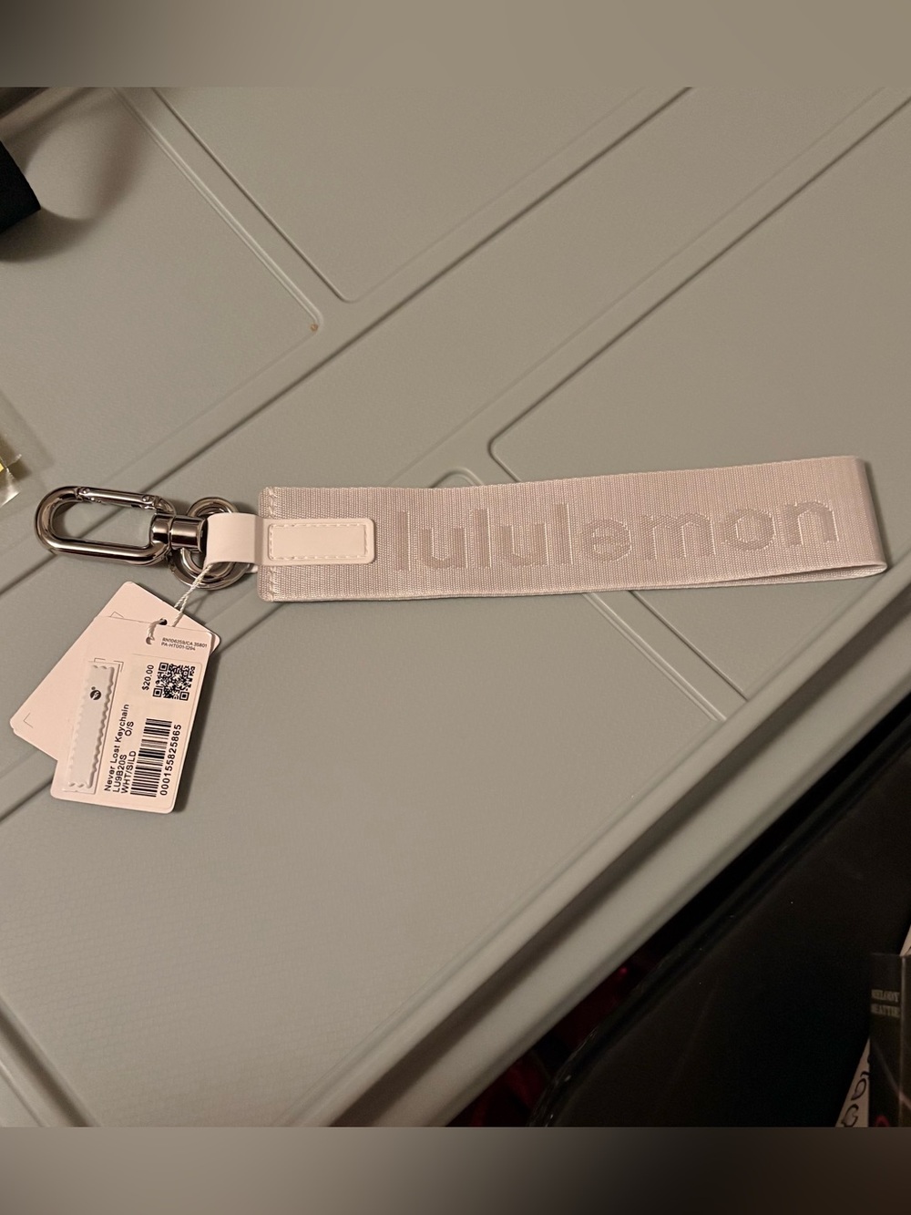 Lululemon Never Lost Keychain- white/Silver drop . NWT Sold Out Authentic